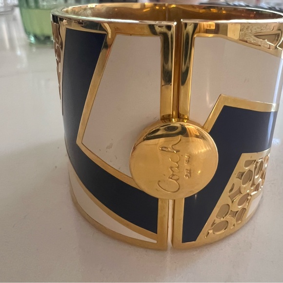 Coach gold and enamel bracelet - Picture 2 of 4